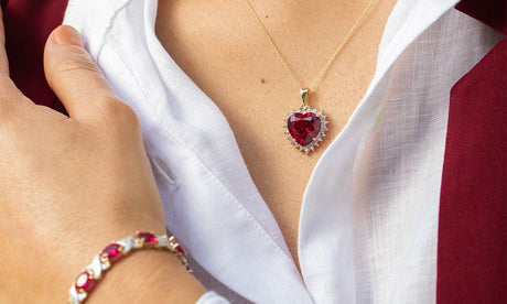 Collier cœur : symbole d'amour, d'amitié et de connexion universelle